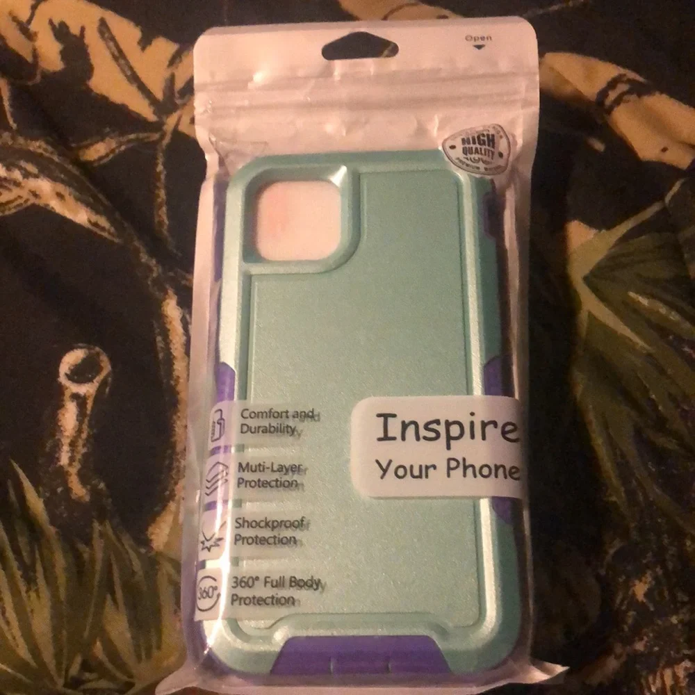Defender iPhone 11 Pro m Hybrid phone case brand new. Never been opened.